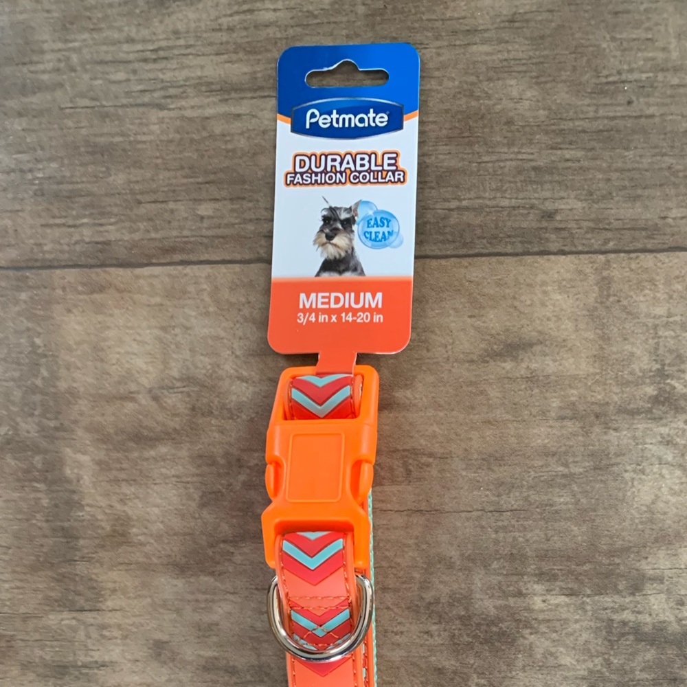 New petmate Easy clean durable dog colllar medium